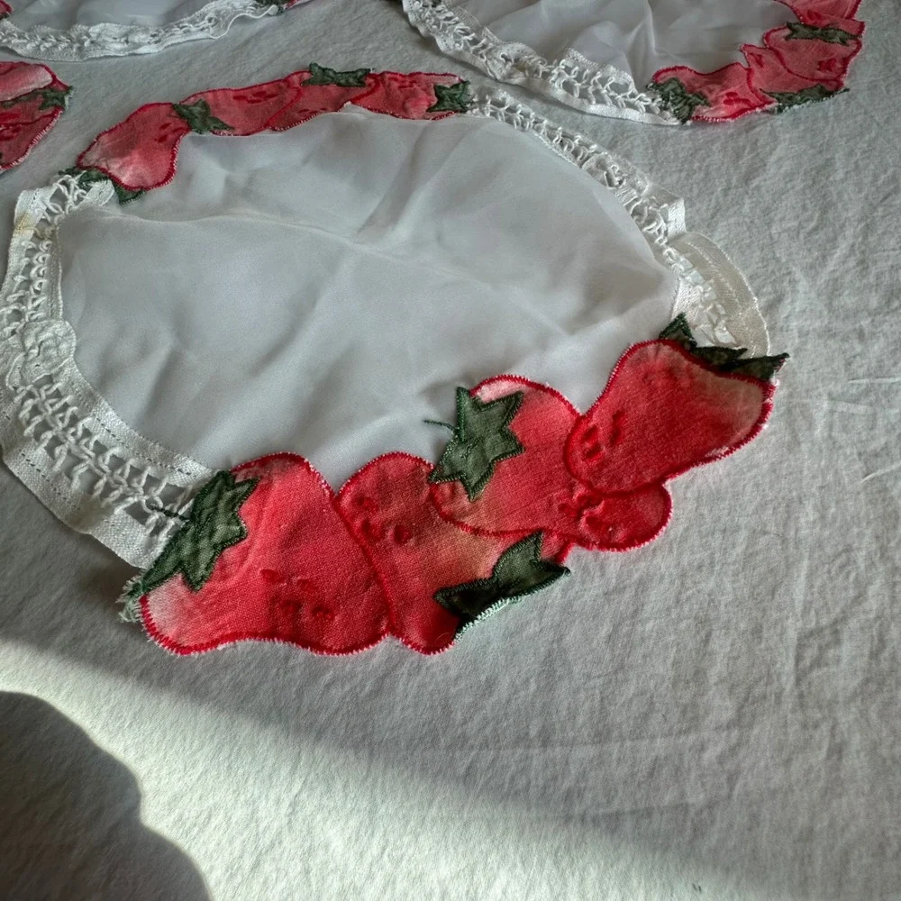 Vintage Strawberry Applique Crochet Lace Doilies Set of 4 White Red Cottagecore